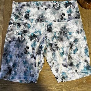 Lulu Lemon Size 10 Biker Shorts